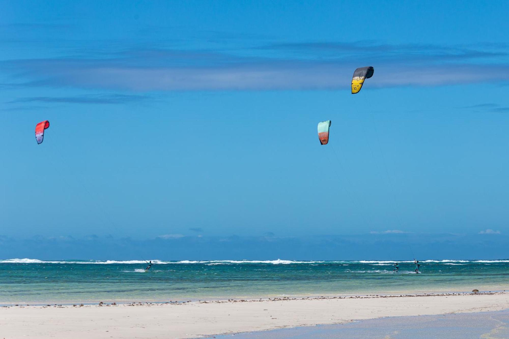 Ocean Lodge Kite & Windsurf Antsiranana Extérieur photo
